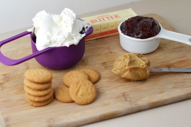 1495634026 pbjpie 3 ingredients