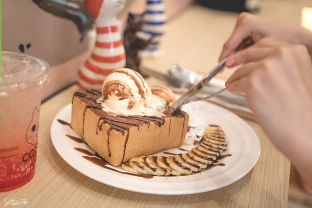 รีวิว คาเฟ่แมว Cat Up Cafe