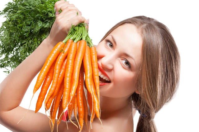 https://image.sistacafe.com/images/uploads/content_image/image/36359/1443087084-eating-carrots.jpg