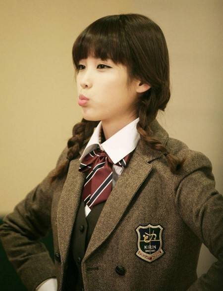 https://image.sistacafe.com/images/uploads/content_image/image/36529/1442220592-20110124_iu.jpg