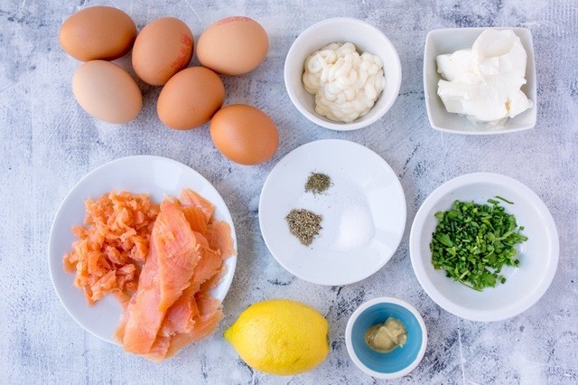 https://image.sistacafe.com/images/uploads/content_image/image/366752/1496232695-Smoked-Salmon-Devilled-Eggs-recipe-ingredients.jpg