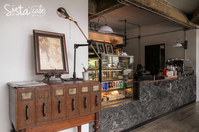 [Kurious Cafe คาเฟ่ดิบเท่ สุขุมวิท 36] เคาน์เตอร์บาร์