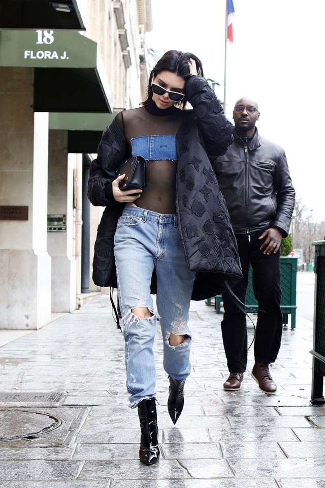 https://image.sistacafe.com/images/uploads/content_image/image/368079/1496553506-1488825561-hbz-kendall-jenner-0306-splash.jpg