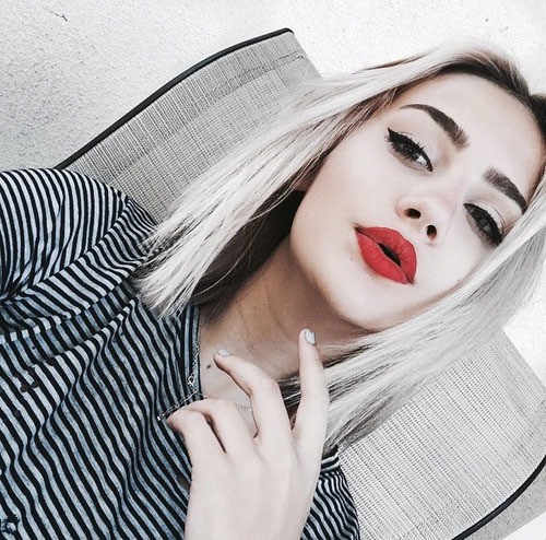 1496594499 cute grunge girl with red lips makeup