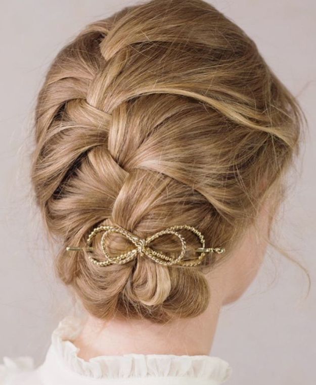 https://image.sistacafe.com/images/uploads/content_image/image/369571/1496730625-18-braided-updo-with-bow-hair-clip.jpg