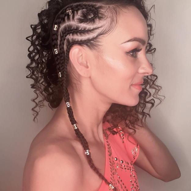 1496730782 13 curly hair with beads