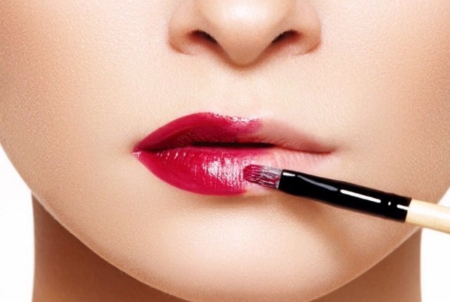 1496878395 always apply with lip brush