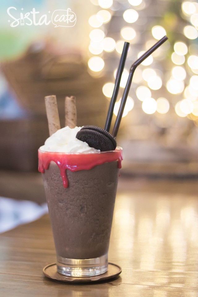 [ Perhaps Rabbits’ ] Chocolate Devil 140 บาท เมนูเครื่องดื่มช็อกโกแบตปั่นสุดเข้มข้น ท็อปด้วยวิปครีมและโอริโอ้