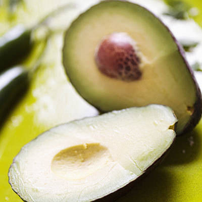 https://image.sistacafe.com/images/uploads/content_image/image/37296/1442476552-avocado-superfood-400x400.jpg