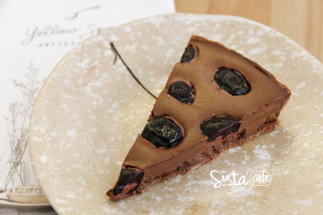 [Yellow Spoon Pastry คาเฟ่เอกมัย 19] Dark chocolate cherry tart