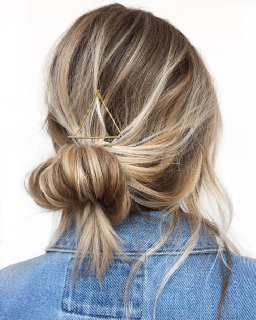 https://image.sistacafe.com/images/uploads/content_image/image/376460/1497419013-120-low-bun-with-bobby-pins.jpg