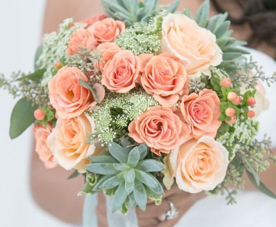 https://image.sistacafe.com/images/uploads/content_image/image/378557/1497623337-Peach-and-Mint-Wedding-bouquet.jpg