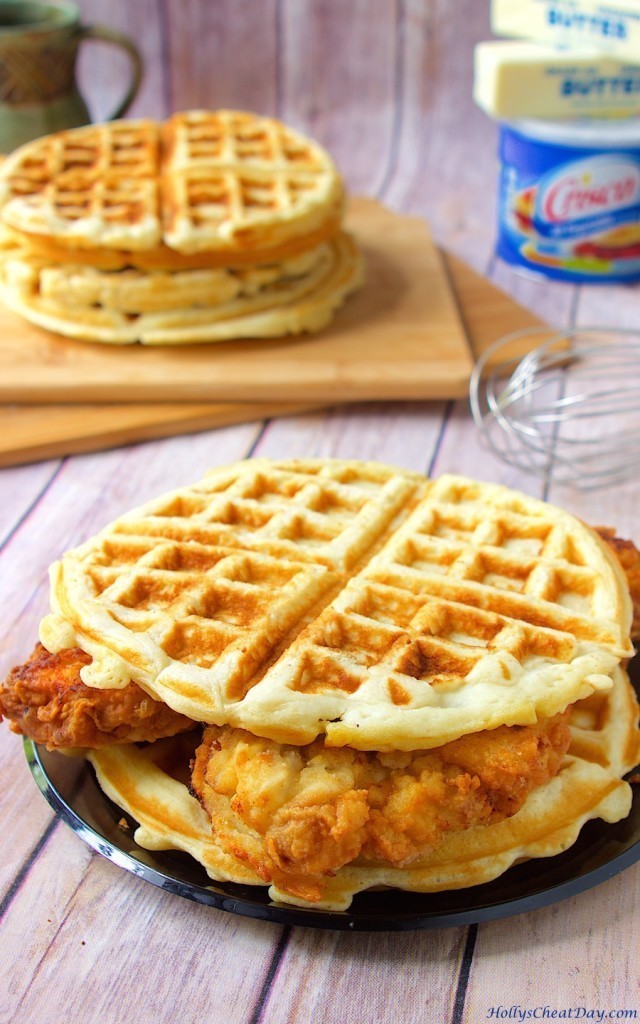 https://image.sistacafe.com/images/uploads/content_image/image/384310/1498389254-chicken-and-waffle-sandwich-snw-HollysCheatDay.com_-640x1024.jpg