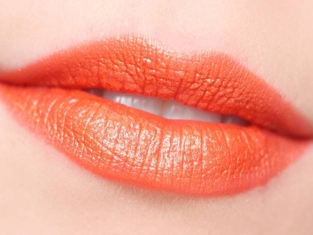 https://image.sistacafe.com/images/uploads/content_image/image/38432/1442734478-Milani-Red-6819.jpg