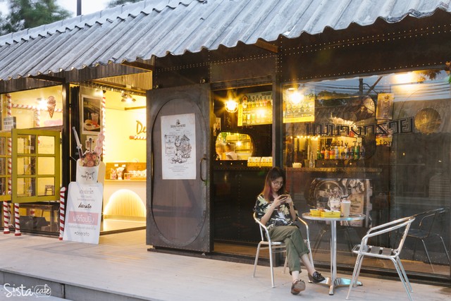 คาเฟ่นม ร้านนมบางกรวย สาขาช่างชุ่ย