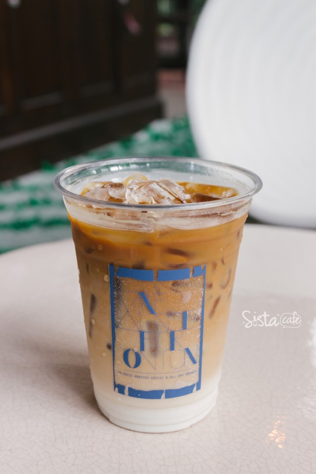 ร้าน One Ounce For Onion คาเฟ่ ร้านกาแฟ ร้านอาหาร ร้านหนังสือ ช่างชุ่ย