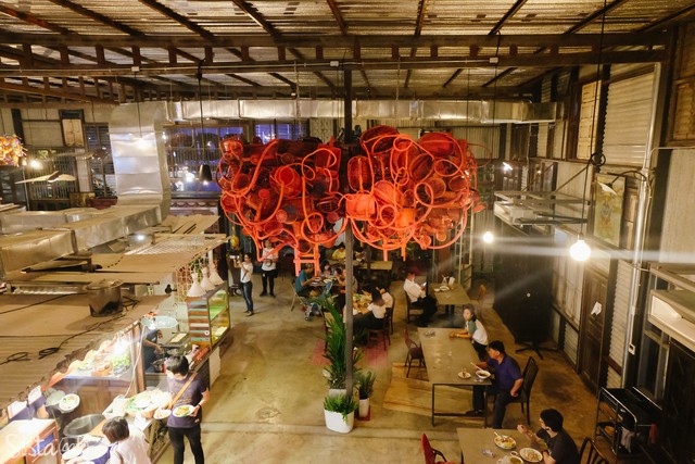 ร้านอาหาร ช่างชุ่ย แดกดิ้น