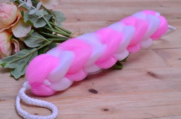 https://image.sistacafe.com/images/uploads/content_image/image/390951/1499150638-3-pcs-colourful-long-shower-Sponge-Bath-Ball-back-strubber-mesh-belt-cute-Spa-Body-Scrubber.jpg