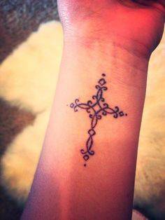 1442941173 20 simple tattoos for women7