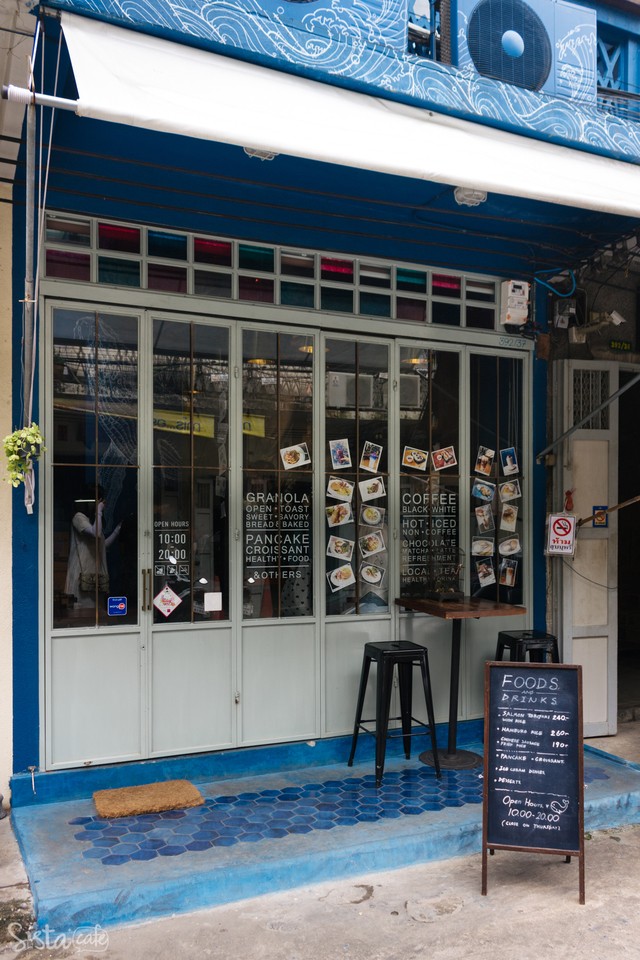 blue whale cafe คาเฟ่ ท่าเตียน ร้านกาแฟ มหาราช ร้าน