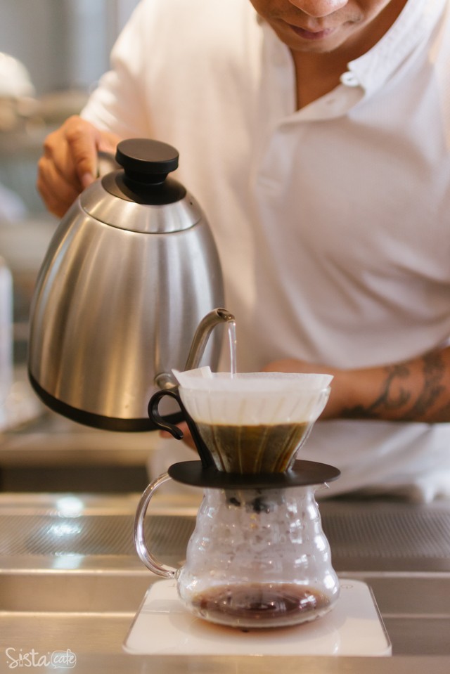 กาแฟดริปร้านกาแฟย่านเยาวราช Wanderlust Coffee and Eatery คาเฟ่ ฮิปสเตอร์