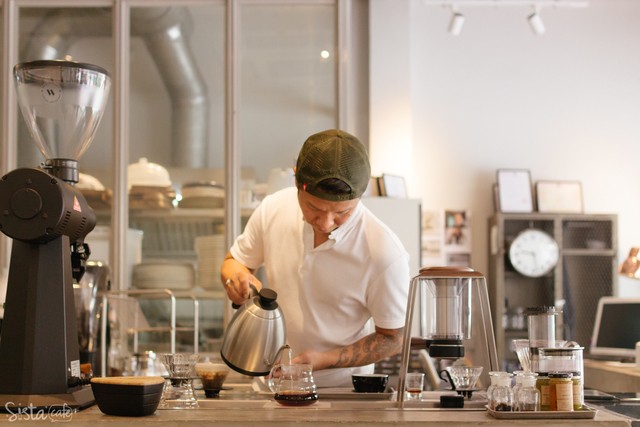 เจ้าของร้าน ร้านกาแฟย่านเยาวราช Wanderlust Coffee and Eatery คาเฟ่ ฮิปสเตอร์
