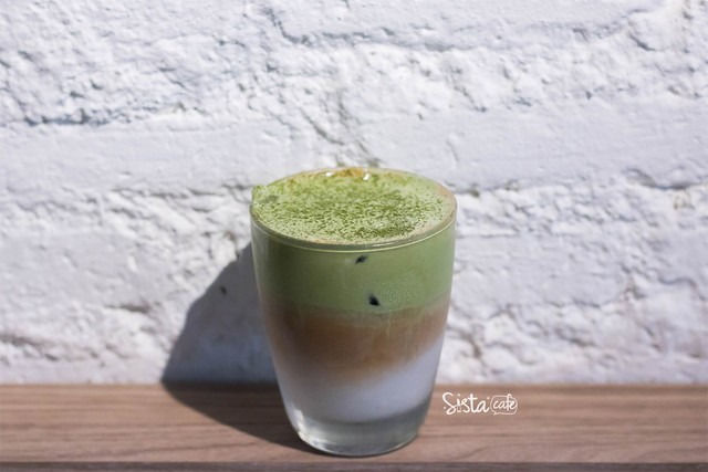 [ร้านกาแฟ ทองหล่อ The Asia Cafe ] Green Tea Cream Latte (100 บาท)