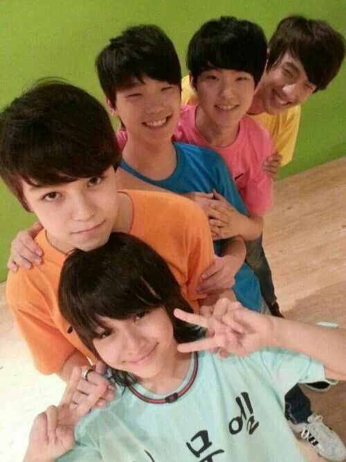1500403229 4a52057c82e856fff64f612dd8a968a7  seventeen samuel slip