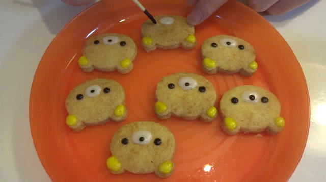 https://image.sistacafe.com/images/uploads/content_image/image/40148/1443178673-sistacafe_food_rilakkuma_step08.jpg