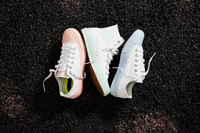 รองเท้าผ้าใบ Converse