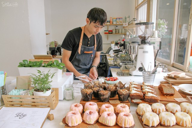 [ Lazy Toby ร้านกาแฟ ทองหล่อ ] ในร้าน