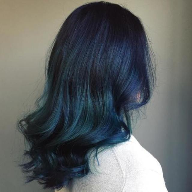 1500567173 1476278213 2 black to teal ombre hair