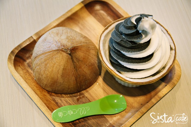 all coco ร้านขนม คาเฟ่ มะพร้าว ทองหล่อ