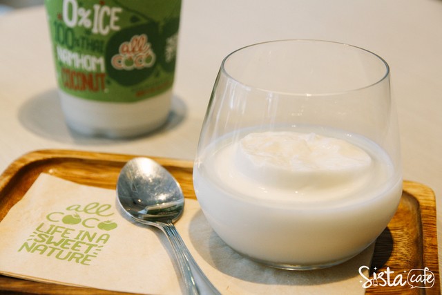 all coco ร้านขนม คาเฟ่ มะพร้าว ทองหล่อ