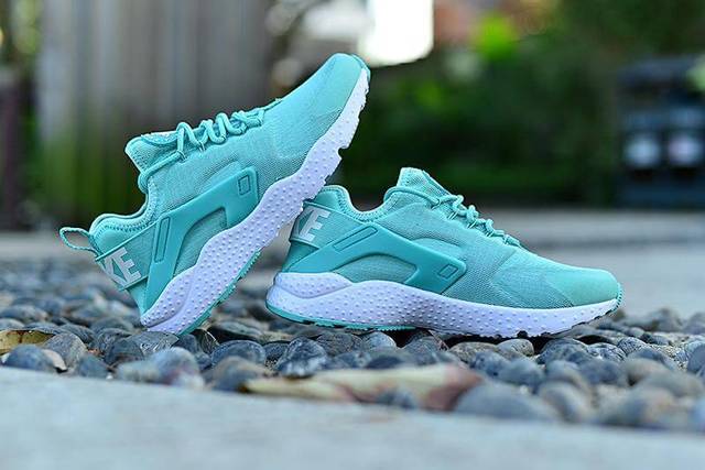 1500963221 nike womens air huarache ultra bright turquoise 00