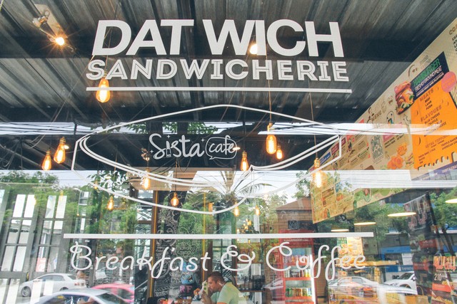 ร้านอาหาร ทองหล่อ คาเฟ่ ร้านกาแฟ Dat Wich