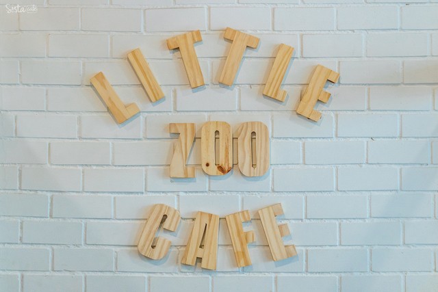 Little Zoo Cafe คาเฟ่สัตว์ สยามสแควร์