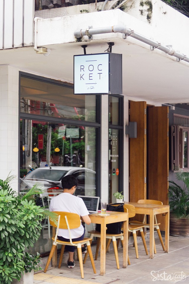 ร้านกาแฟ สาทร Rocket Coffeebar ร้านกาแฟน่านั่ง