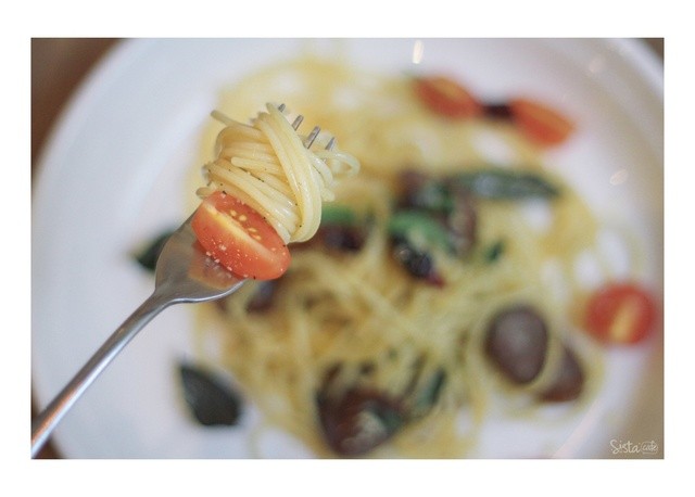 [Moola cafe , คาเฟ่ เอกมัย] Spaghetti with homemade sausage