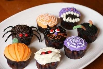 1443694097 halloween party food cupcakes