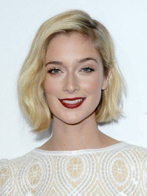 https://image.sistacafe.com/images/uploads/content_image/image/41758/1443756496-Caitlin-Fitzgerald-Short-Hairstyles-Classic-Blonde-Bob-Cut.jpg