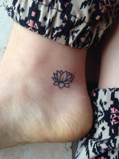 1443884365 15 tiny tattoos you can e2 80 99t wait to have8