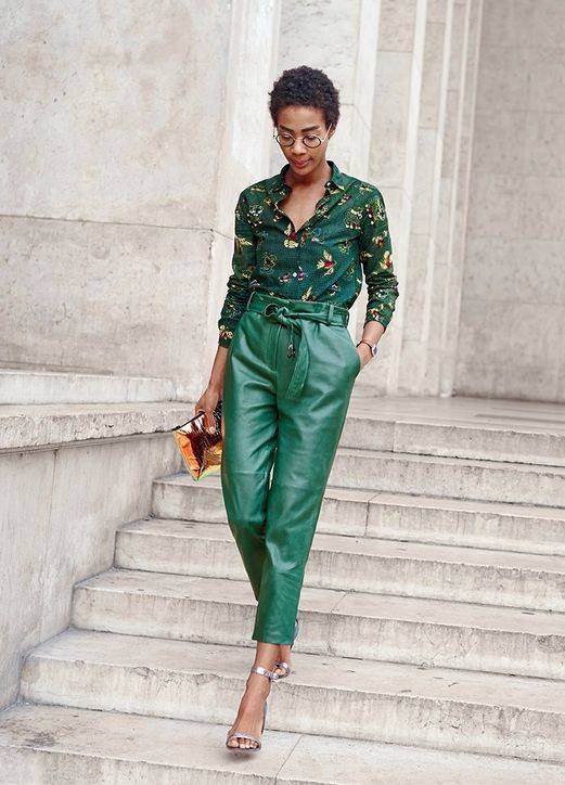 https://image.sistacafe.com/images/uploads/content_image/image/42356/1443887256-j-crew-street-style-outfit-ideas-from-paris-green-pants-h724.jpg