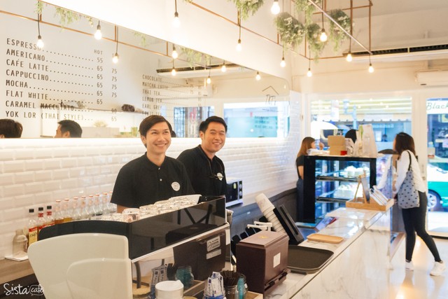 [ร้านขนม สีลม TKT’S ROW HOUSE โดนัท คาเฟ่]