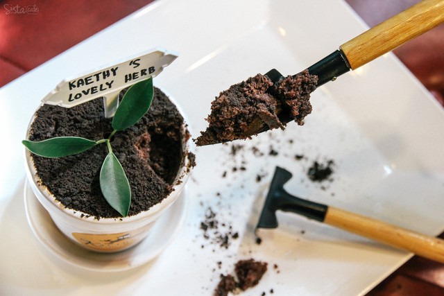 Kaethy The Witch คาเฟ่แม่มด ร้านขนม ลาดพร้าว