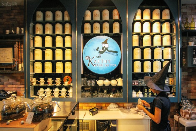 Kaethy The Witch คาเฟ่แม่มด ร้านขนม ลาดพร้าว