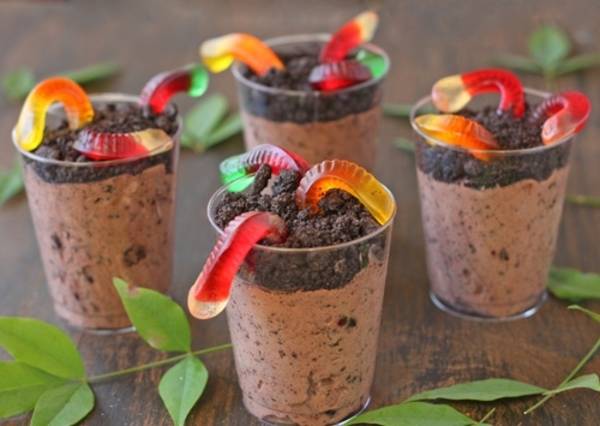 1443985899 worms in dirt pudding cups recipe 11