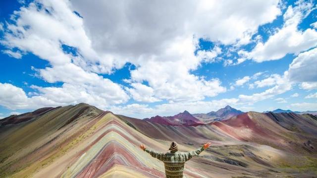 1503679984 vinicunca mountain 20160902 170917