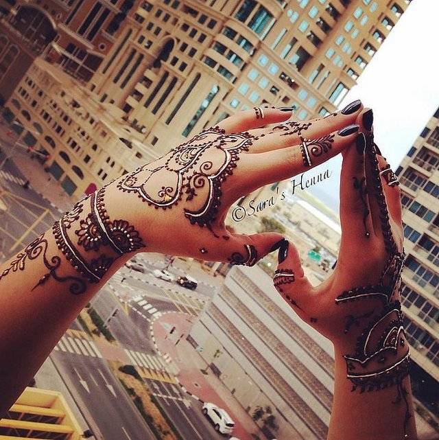 https://image.sistacafe.com/images/uploads/content_image/image/43852/1444278444-Henna-Ideas-From-Instagram.jpg
