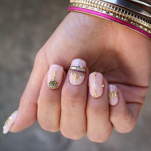1505366035 millennial pink nail art 14